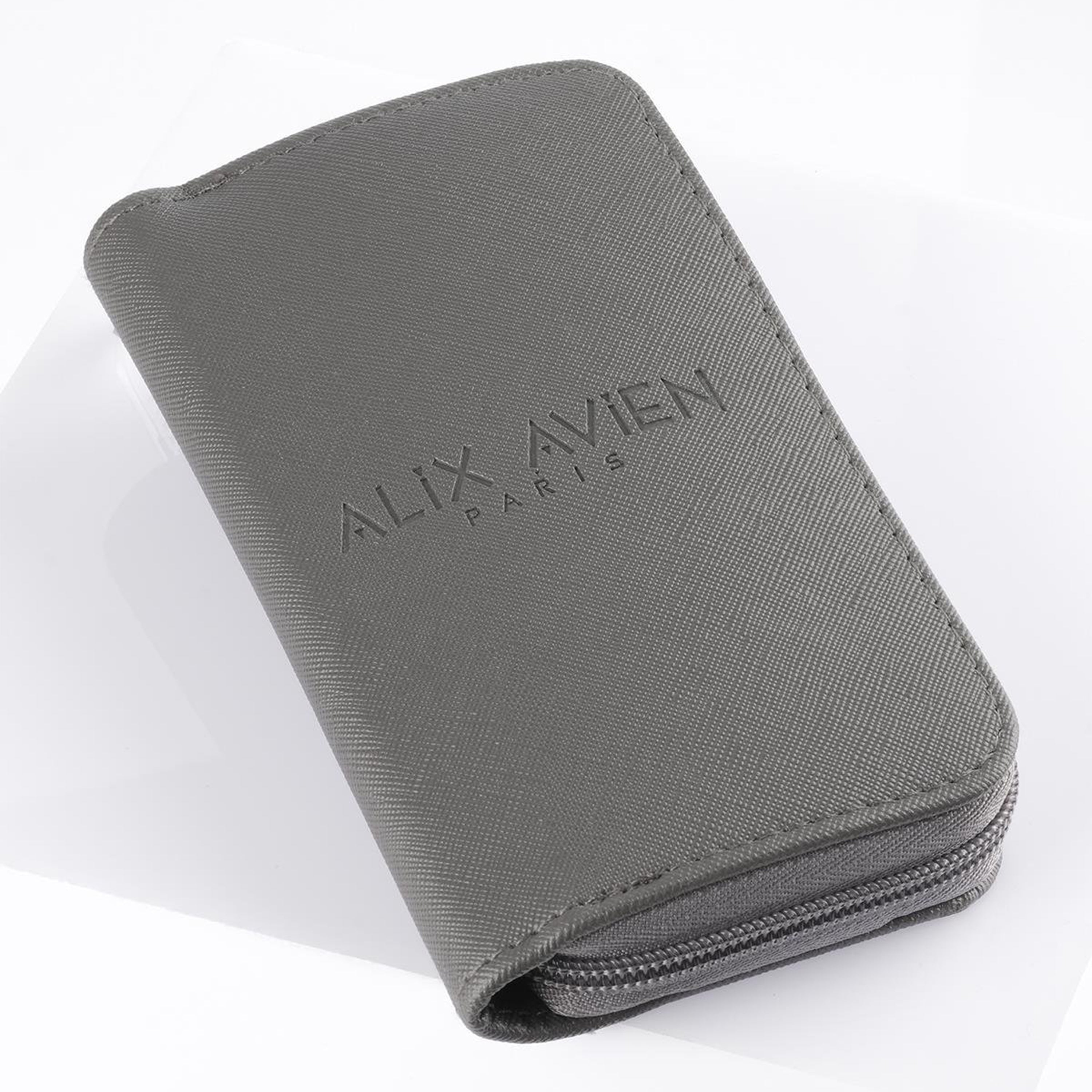 مجموعة فرش السفر من أليكس أفين