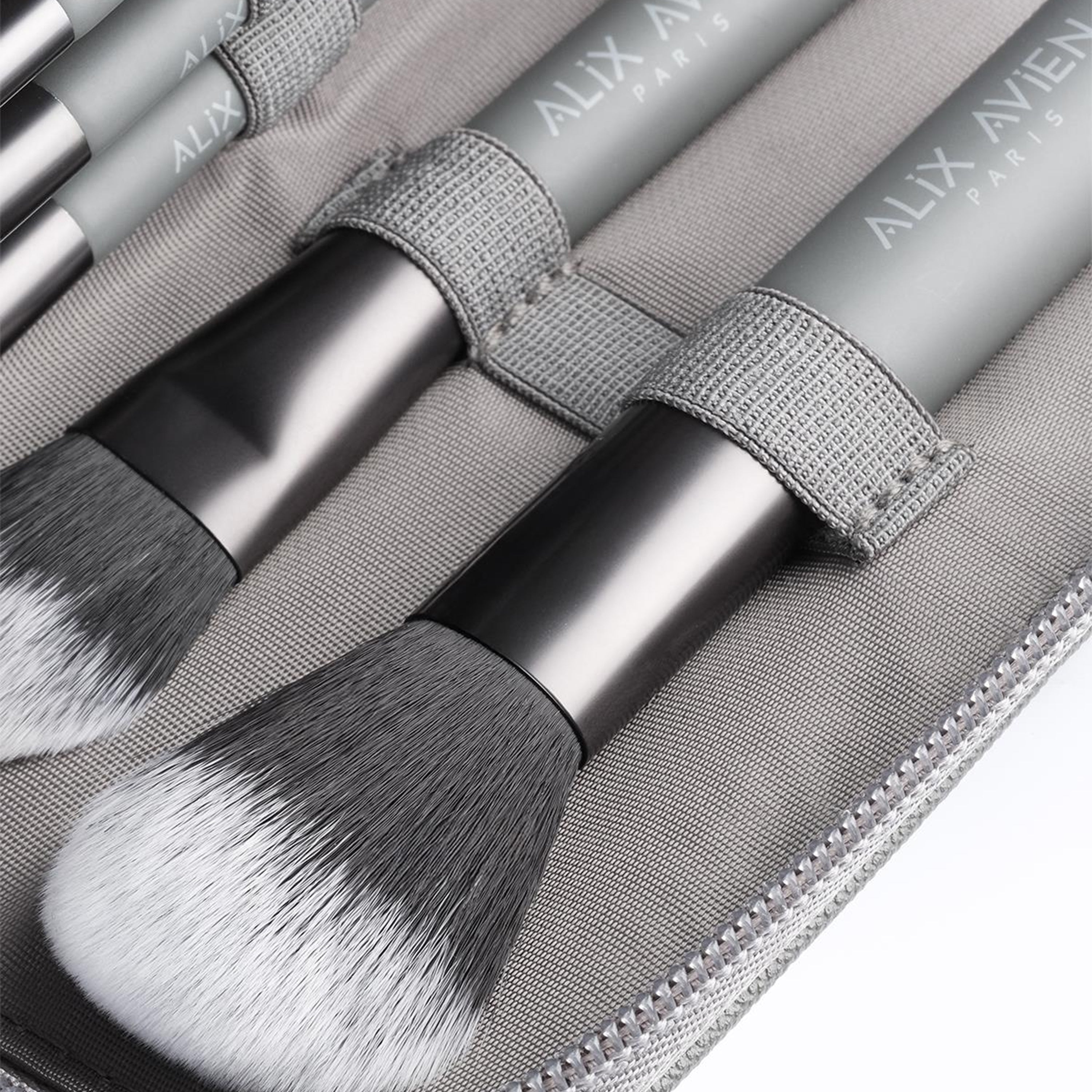 مجموعة فرش السفر من أليكس أفين